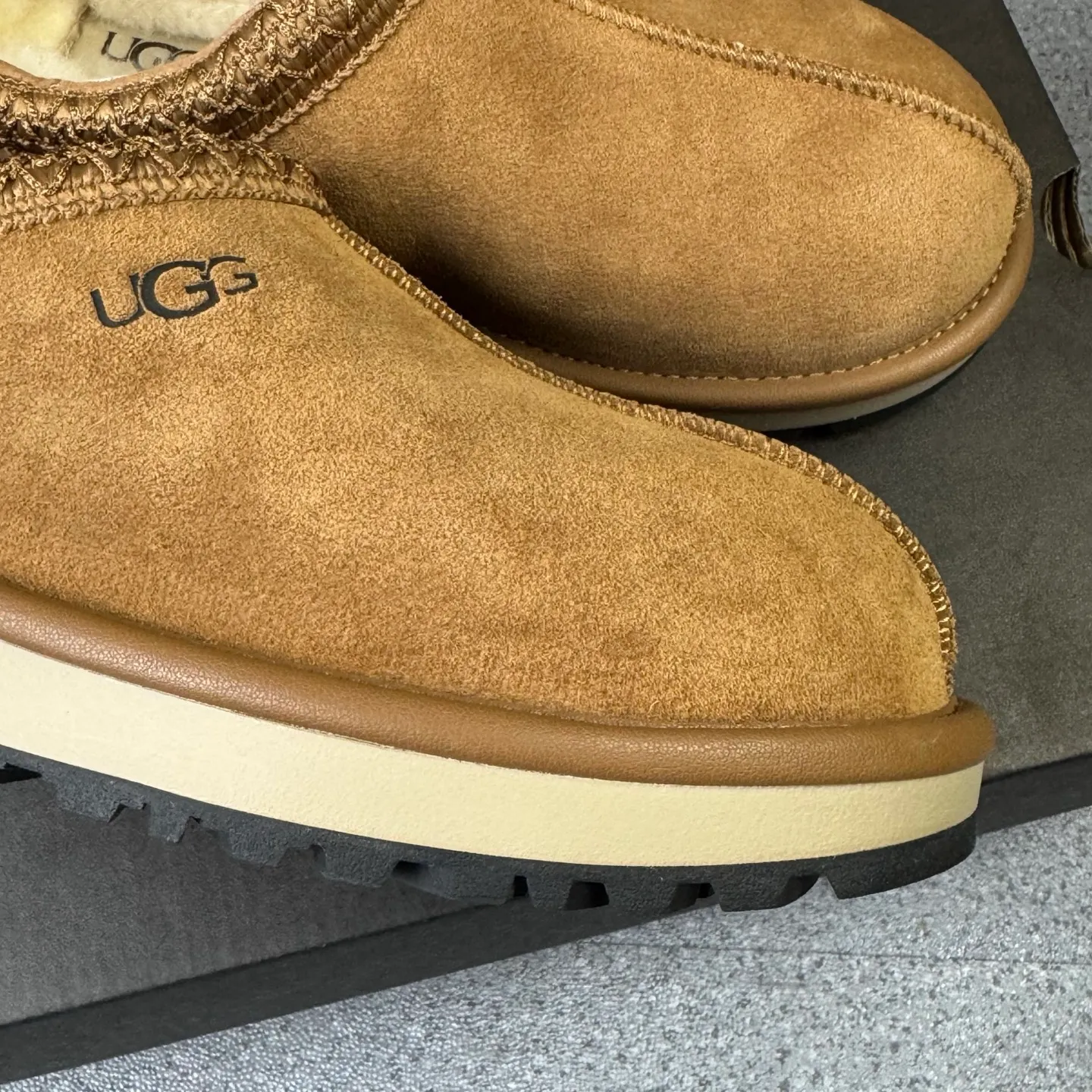 Pick up locally 💰520. The core recommendation is good price. The platform is exclusively for foreign trade. UGG Tasman GTX winter neutral snow shoes 1172790. Produced by ten-year-old brand shoemaking factory production line. Pay attention to every detail. Longfeng A-grade genuine sheep fur. Completely built in accordance with the ZP process. Size: 35 36 37 38 39 40 41 42 43 44 45